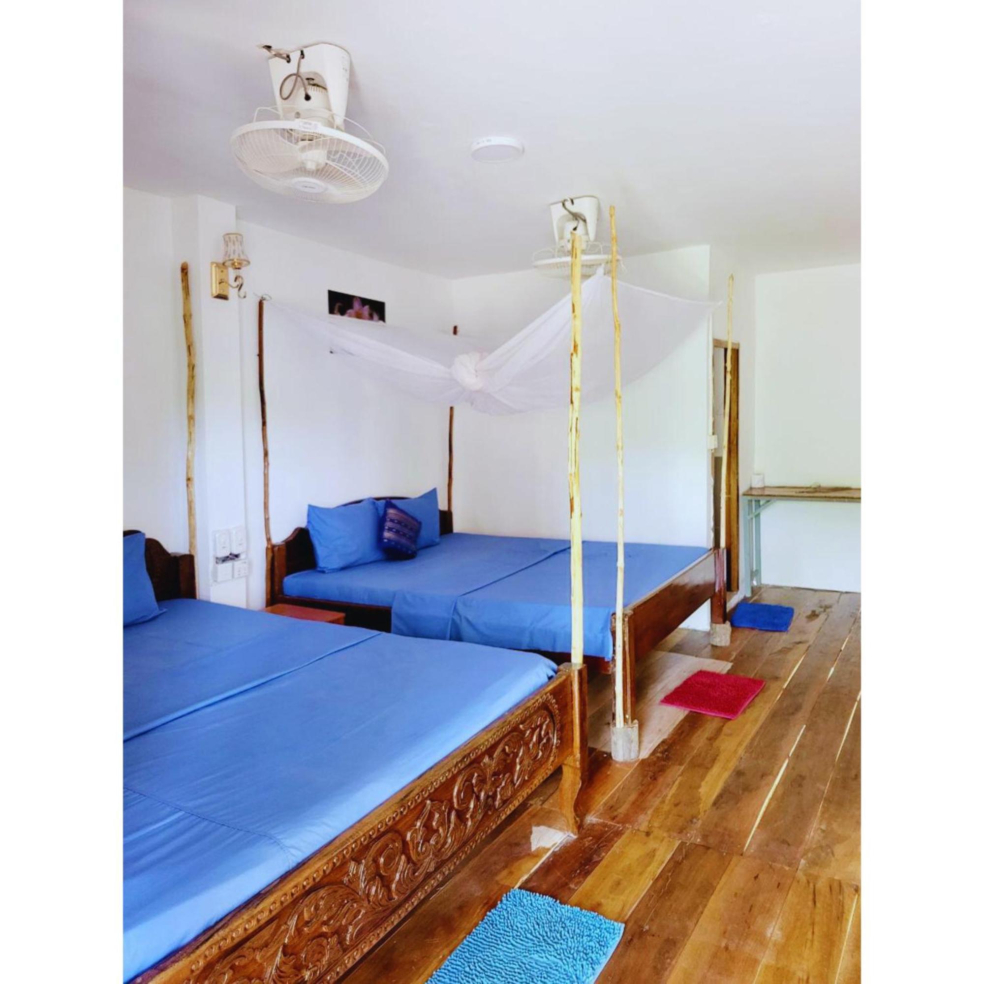 Mangrove Lodge