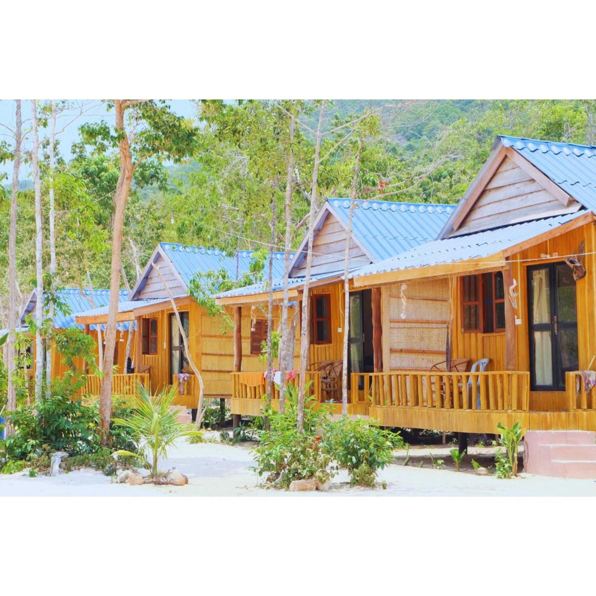Mangrove Lodge